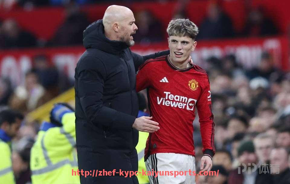 ky开云体育-世俱杯中场断球后发起快速反击的关键球员角色解析 ky开云体育-世俱杯中场断球后发起快速反击的关键球员角色解析